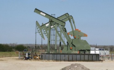 El petróleo se sigue hundiendo: tocó su menor precio desde 2003