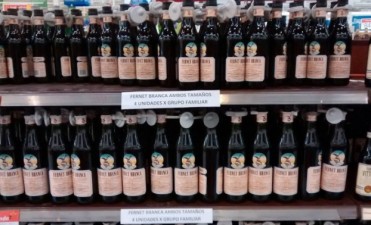 Por una huelga, podría faltar Fernet en los supermercados