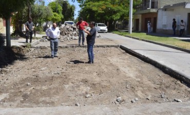  El intendente Mirolo supervis&oacute; la reparaci&oacute;n de pavimento en Pueyrred&oacute;n y Lavalle