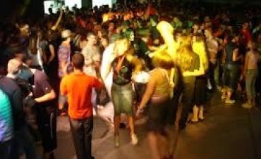 Se multar&aacute; a tutores y a locales bailables por la presencia de menores alcoholizados en carnavales  