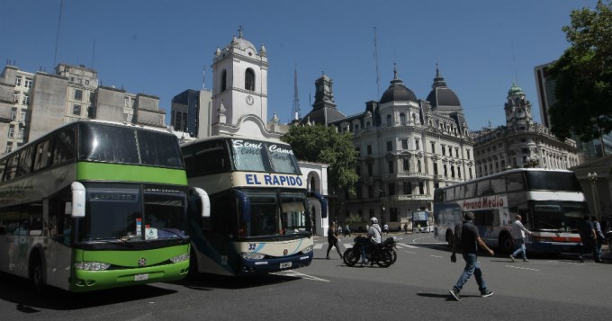Los micros de larga distancia no cortar&aacute;n las rutas
