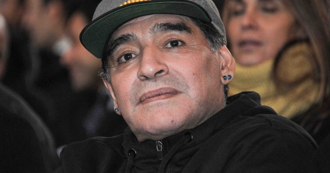 Maradona: "El f&uacute;tbol tiene que ser gratis"