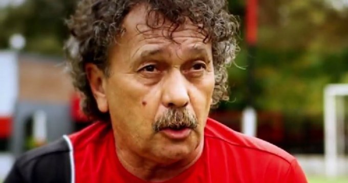 Muri&oacute; el primer entrenador de Messi en Argentina