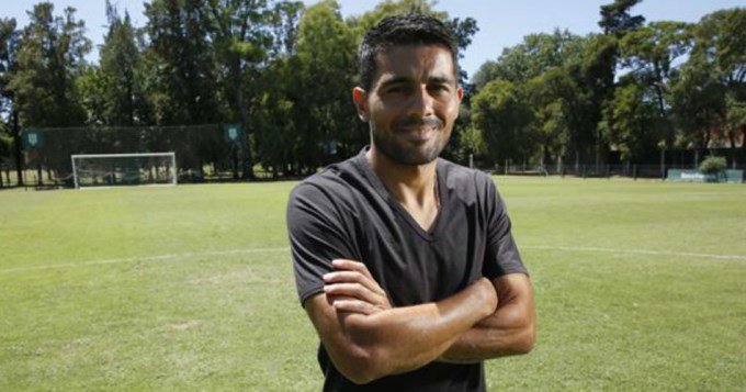 Un viejito arriba al "Rojo" 