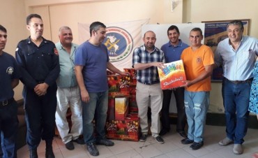El intendente Mirolo visit&oacute; el cuartel de Bomberos Voluntarios y entreg&oacute; presentes en Fin de a&ntilde;o