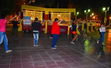 Dictan talleres gratuitos de folclore en la Plaza Belgrano