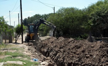 Los vecinos del B&ordm; IV Centenario 2 cada vez m&aacute;s cerca de contar con la extensi&oacute;n de la red de agua potable y desag&uuml;es pluviales
