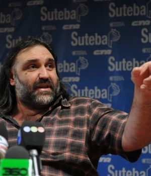 Baradel defini&oacute; el decreto como "un mamarracho jur&iacute;dico"