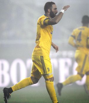 Higua&iacute;n acerca a la Juve a la final de la Copa Italia