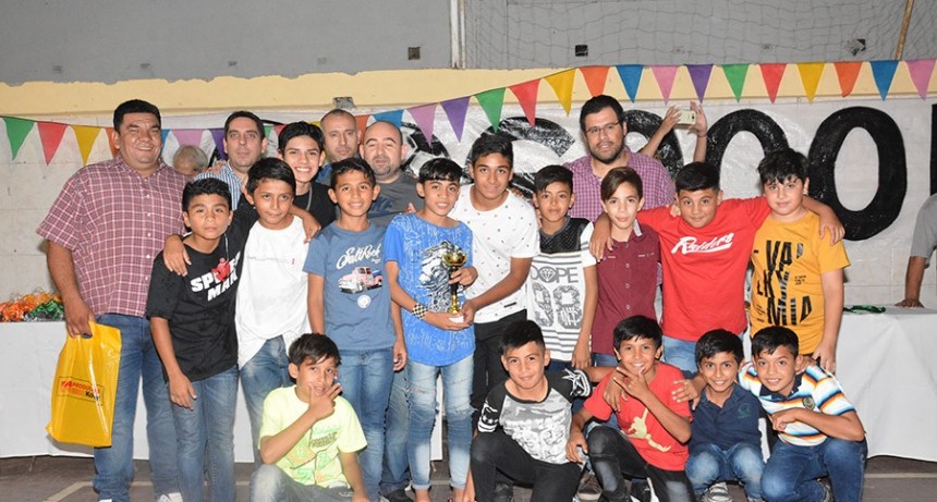 Los chicos de la Liga Municipal de F&uacute;tbol Infantil disfrutaron de una gran velada de premiaci&oacute;n    