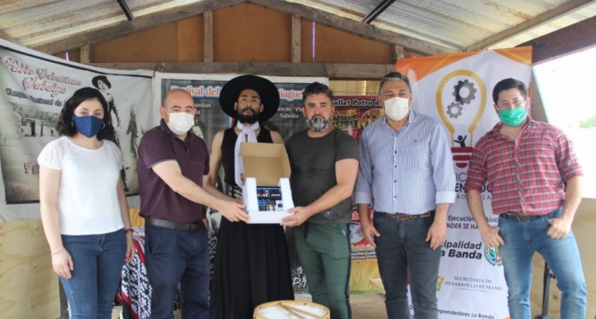 EL INTENDENTE MIROLO REALIZ&Oacute; UNA NUEVA ENTREGA DEL PROGRAMA &ldquo;EMPRENDIENDO SUE&Ntilde;OS&rdquo; AL MALAMBISTA PABLO SABALZA