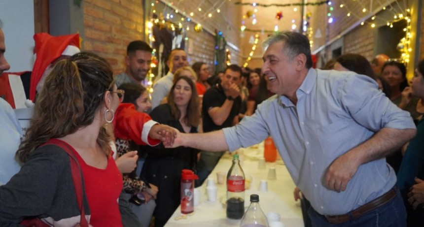 El intendente Roger E. Nediani agasajó a empleados municipales con un  brindis navideño