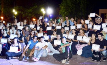 Gran cierre del taller de danzas folcl&oacute;ricas en la Plaza Belgrano