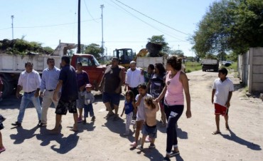 El intendente Mirolo encabez&oacute; operativos integrales en el barrio La Isla
