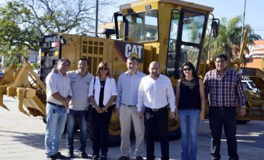 Mirolo sum&oacute; dos motoniveladoras a la flota de veh&iacute;culos del municipio