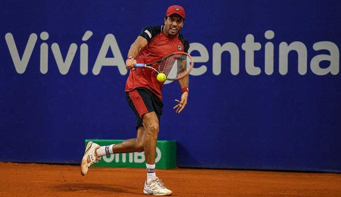 Berlocq dio el batacazo y sac&oacute; a Ferrer