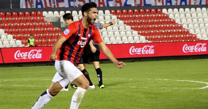 &iquest;Boca va por un defensor paraguayo? 