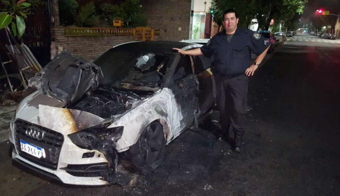 Incendian el auto del Pity Mart&iacute;nez