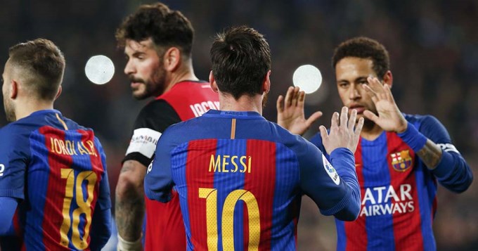 Messi le dio una ag&oacute;nica victoria al Barsa