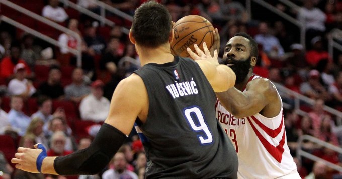 NBA: "Barba" Harden afeit&oacute; a Orlando y Mc Collum pas&oacute; cuenta a Dallas