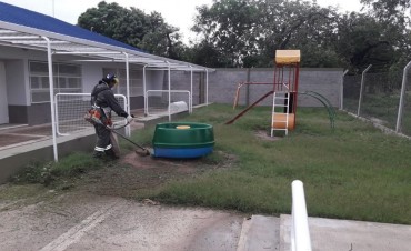 La campa&ntilde;a de limpieza de espacios verdes llega a todos los barrios de la ciudad