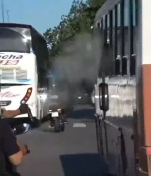La polic&iacute;a motorizada tir&oacute; gas pimienta a hinchas del Cicl&oacute;n