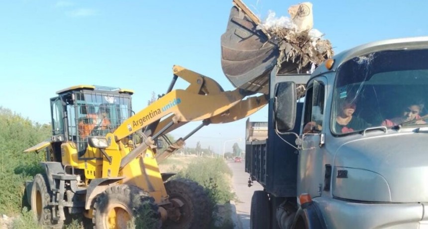 DIVERSAS TAREAS EFECTUÓ EL ÁREA DE SERVICIOS PÚBLICOS EN BARRIOS DE LA CIUDAD