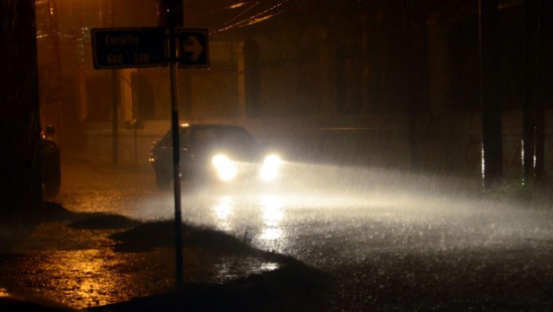 Una intensa lluvia de más de tres horas cayó sobre Santiago del Estero