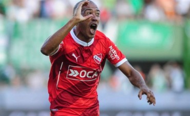 Independiente venció a Banfield y se ilusiona con dar pelea en la Zona 1