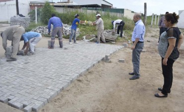 Mirolo dio continuidad al plan de obras de cloacas y pavimento en dos barrios   