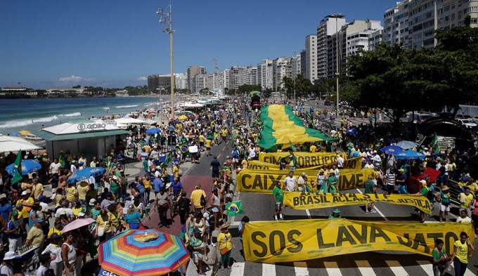 Brasil, de pie: "&iexcl;Que se vayan todos!