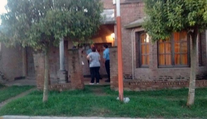 Discusi&oacute;n en una casa termin&oacute; con una pareja muerta