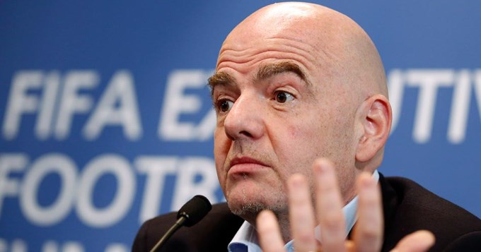 FIFA advierte "medidas dr&aacute;sticas" si siguen los problemas en AFA