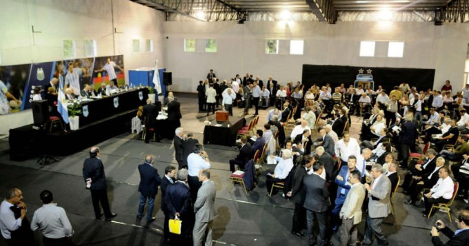 FIFA vuelve a postergar las elecciones en AFA