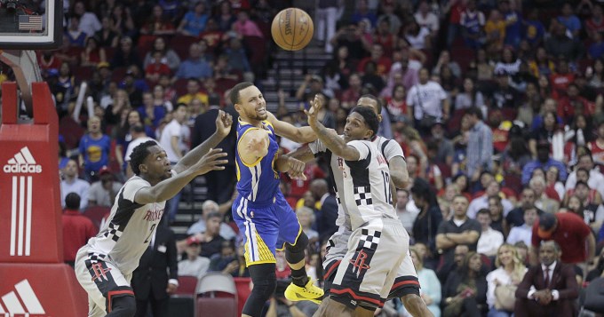 Houston sucumbi&oacute; ante los Warriors de Curry 