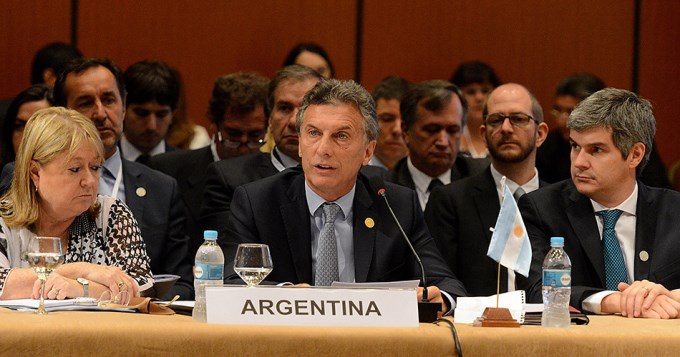 Macri viaj&oacute; a Holanda a firmar acuerdos 