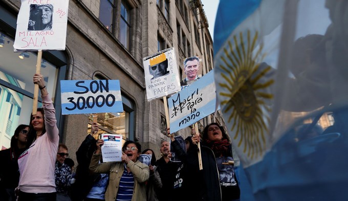 Marchas a favor y en contra de Macri en Holanda