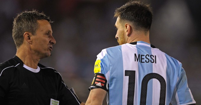 Messi: "Niego en forma terminante haber ofendido al asistente"