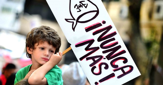Multitudinaria marcha en un nuevo "D&iacute;a de la Memoria"