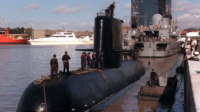 Video in&eacute;dito del ARA San Juan ayudando a "volar" un buque en su &uacute;ltima misi&oacute;n