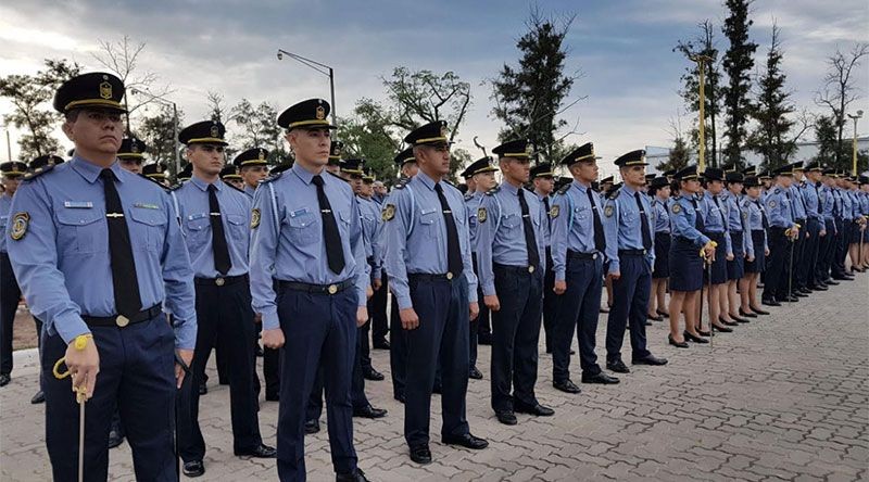 Diagraman mesas de trabajo para fortalecer el vínculo entre la Policía de la provincia y académicos de España