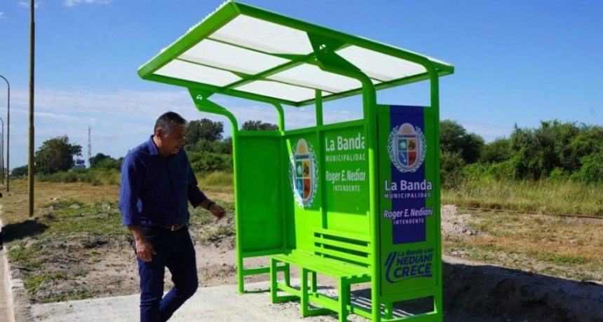 El intendente Nediani participó de la instalación de nuevas garitas de colectivos