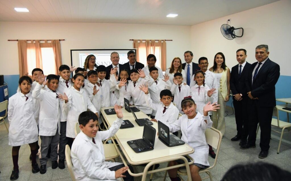 El Gobernador Elías Suárez abrió el ciclo lectivo 2026 con la inauguración de obras en Las Delicias