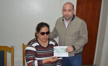 El jefe comunal entreg&oacute; ayuda econ&oacute;mica para intervenci&oacute;n quir&uacute;rgica