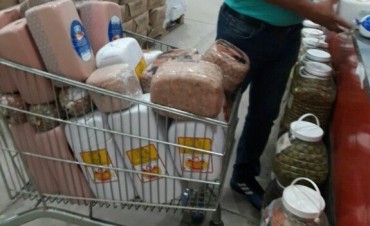  Calidad de Vida Municipal decomis&oacute; m&aacute;s de 200 kilos de comestibles en dos supermercados