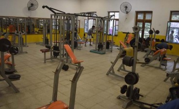 El gimnasio municipal ofrece una grilla completa de actividades deportivas y recreativas