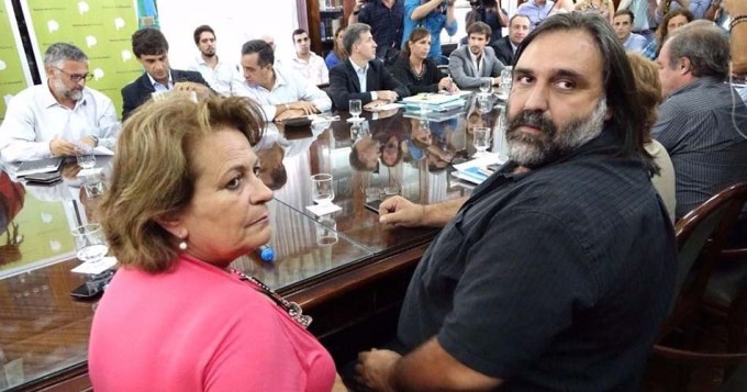 Docentes har&aacute;n encuestas en las escuelas para ver si vuelven al paro