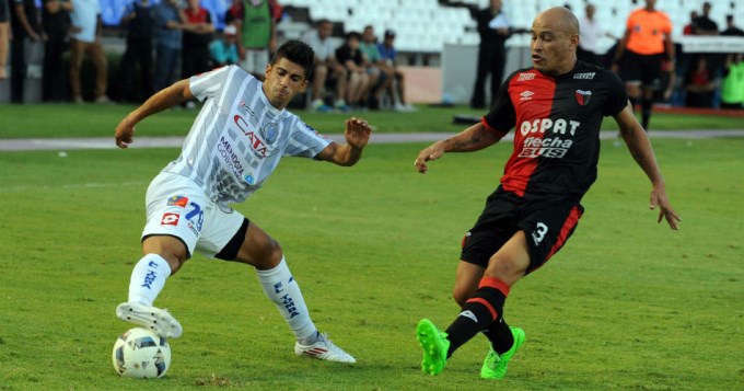 En Santa Fe de la "Vera", Col&oacute;n le hizo "la Cruz" al Tomba