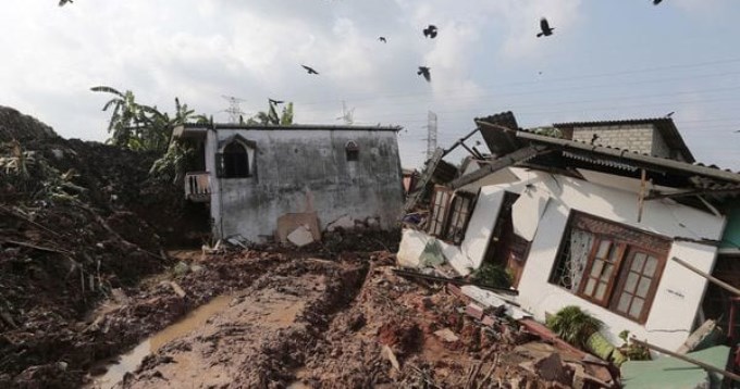 Ya son 26 los muertos por el derrumbe de una monta&ntilde;a de basura