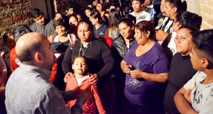 El intendente Mirolo dialog&oacute; con numerosos vecinos en visitas a los barrios Juan Per&oacute;n y Bajo de Vertiz
